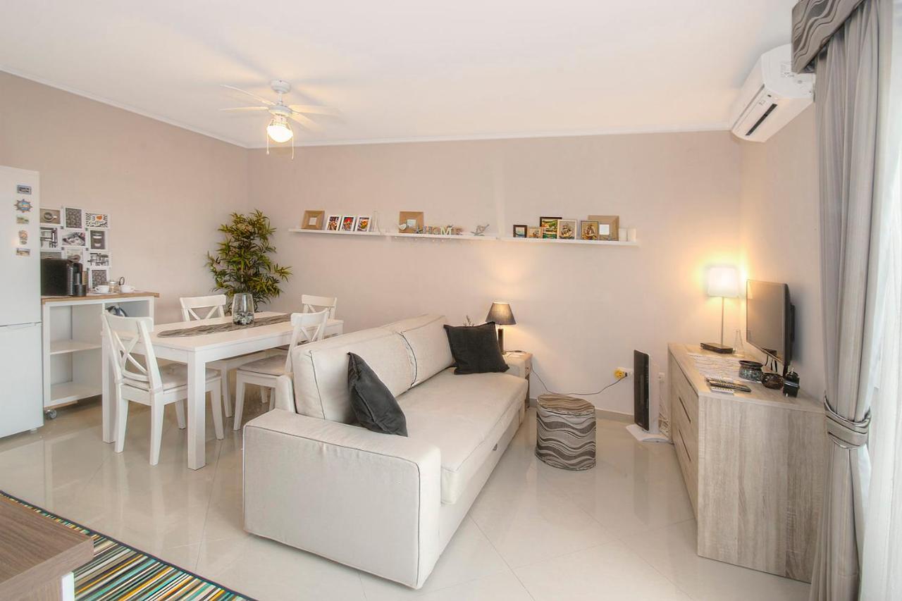 Bayview Apartment เซลเซ ภายนอก รูปภาพ